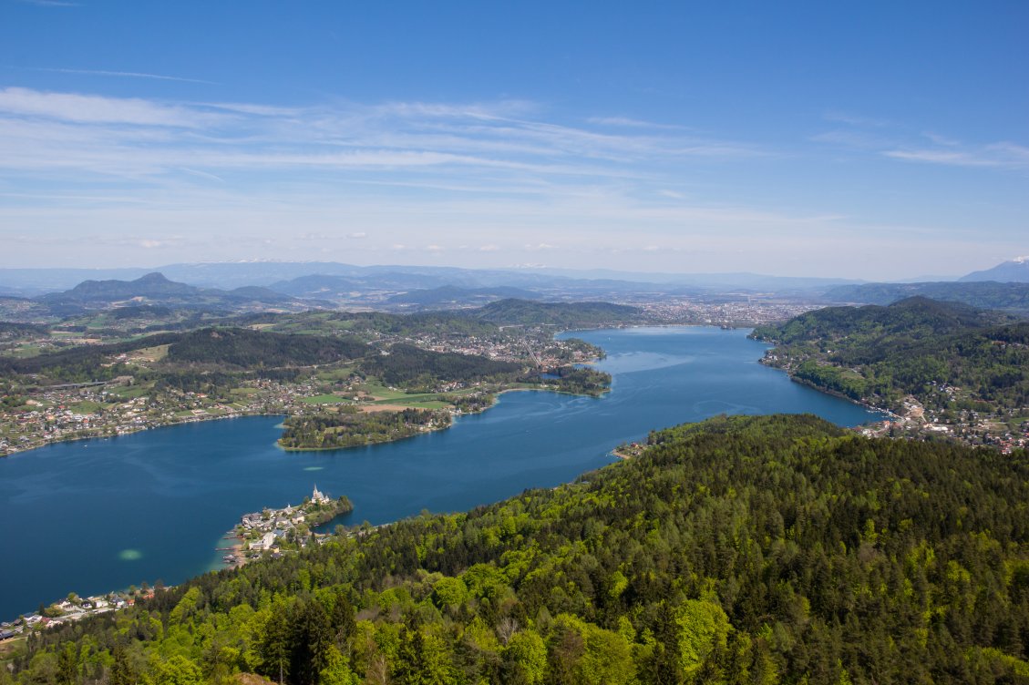 Taxi 0463 340 340 - Ihr Taxi in Klagenfurt am Wörthersee Blick vom Pyramidenkogel in Richtung Klagenfurt